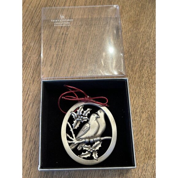 Hampshire Pewter Christmas Ornament 2 Turtle Doves 2009 Edition - Picture 3 of 4